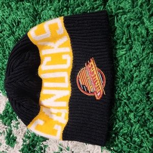 Old Canucks toque